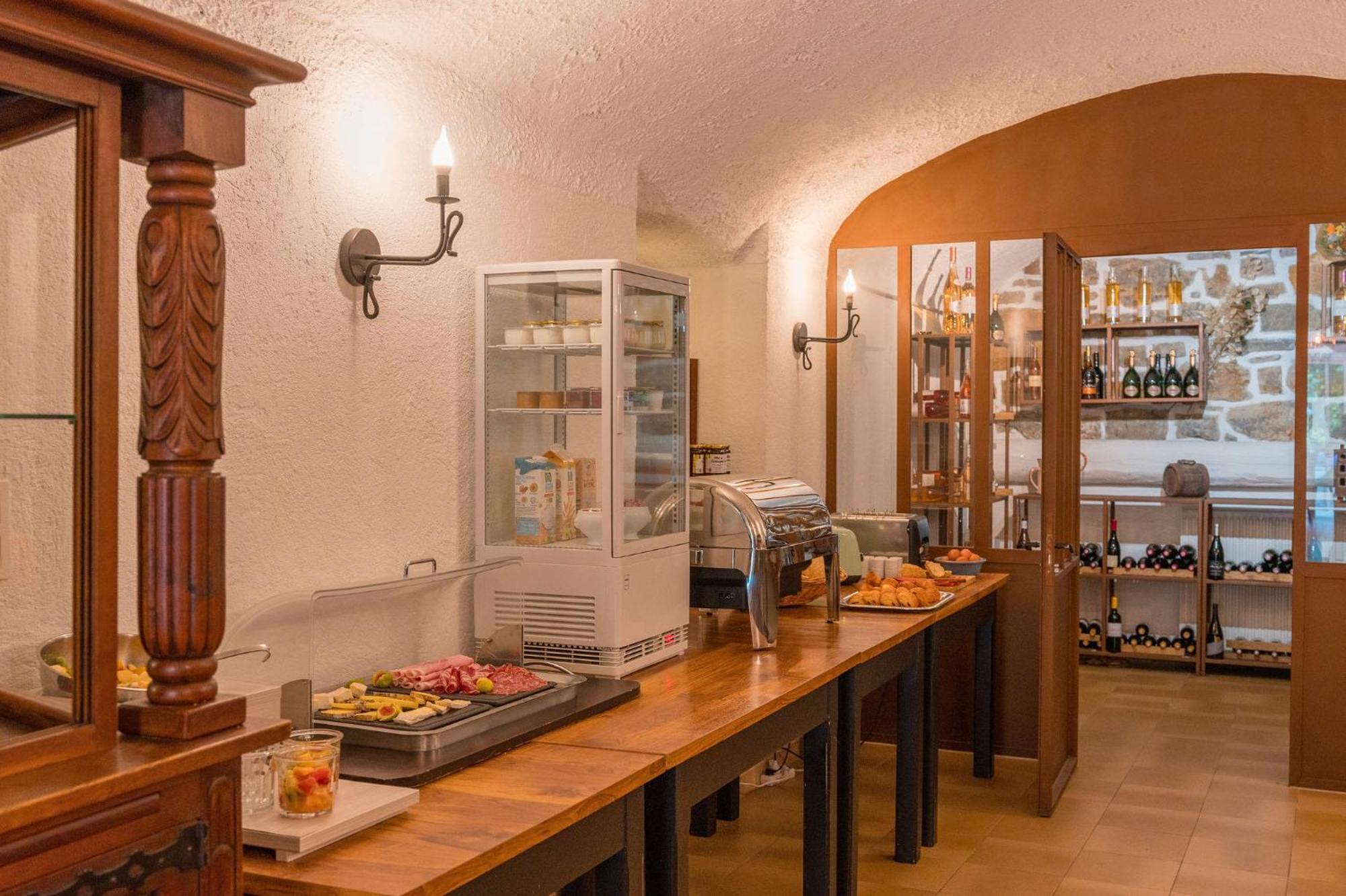 Logis Hôtel Restaurant Le Pradinas Anduze Exterior foto